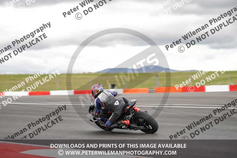cadwell no limits trackday;cadwell park;cadwell park photographs;cadwell trackday photographs;enduro digital images;event digital images;eventdigitalimages;navarra;no limits trackdays;peter wileman photography;racing digital images;trackday digital images;trackday photos